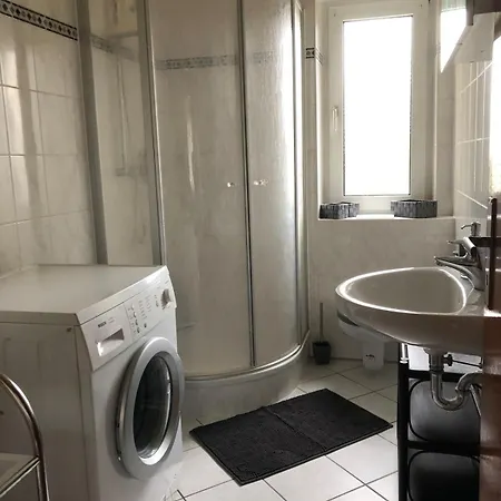 In Koblenz, Nahe Uni Und Bwzk Mit Garten Appartement