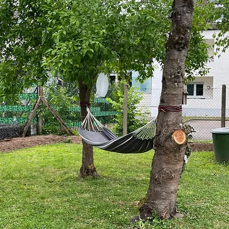 Appartement In Koblenz, Nahe Uni Und Bwzk Mit Garten