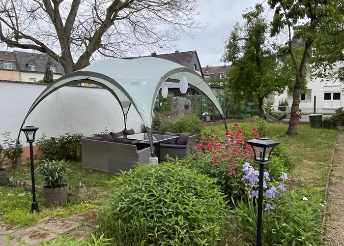 In Koblenz, Nahe Uni Und Bwzk Mit Garten