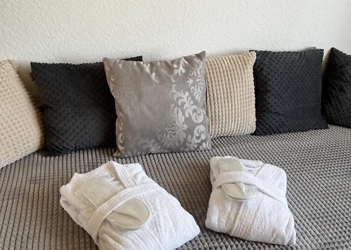 In Koblenz, Nahe Uni Und Bwzk Mit Garten Apartamento Coblença